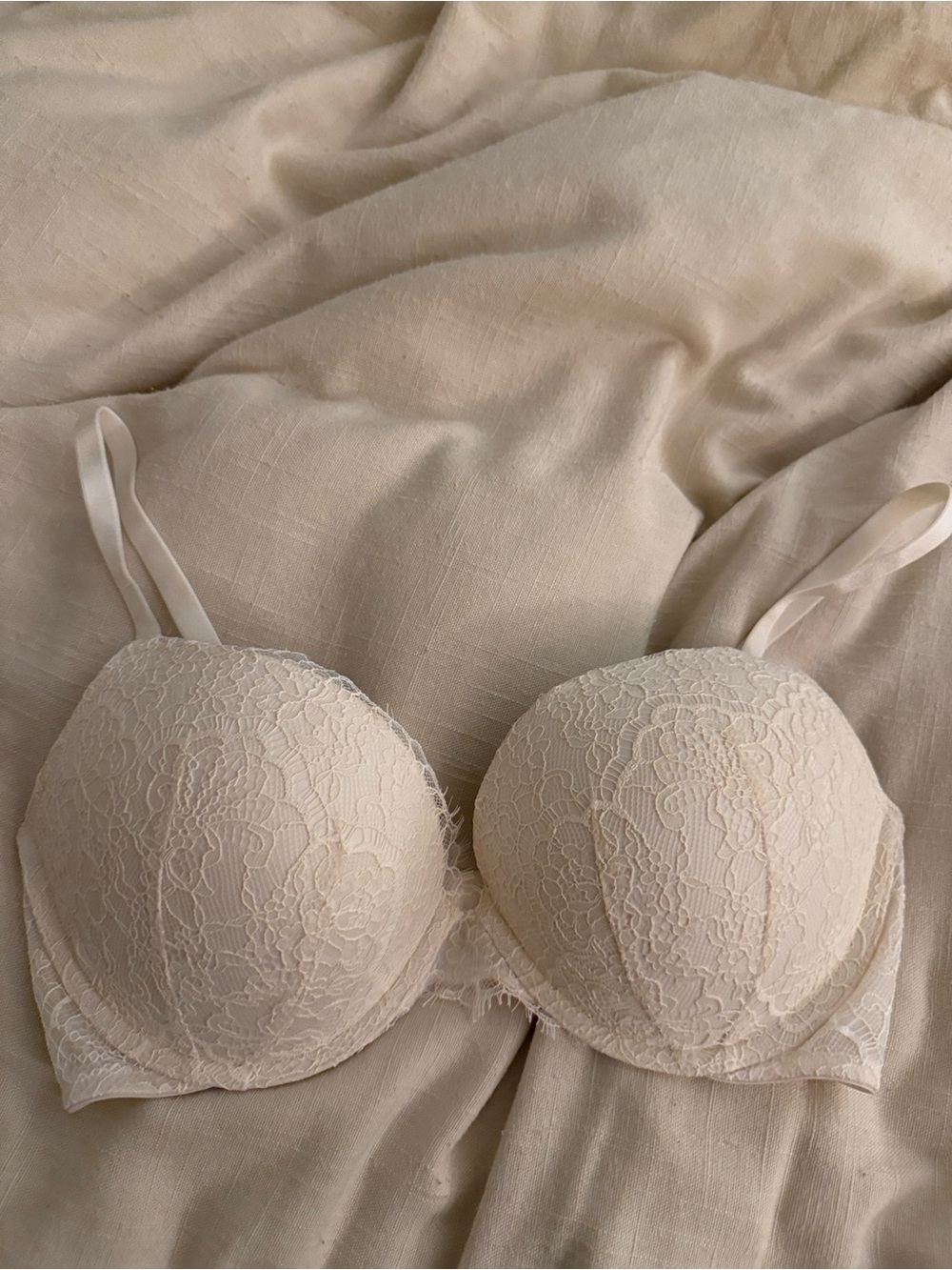 Victoria's Secret Dream Angels Lace Push-Up Bra - 34DD